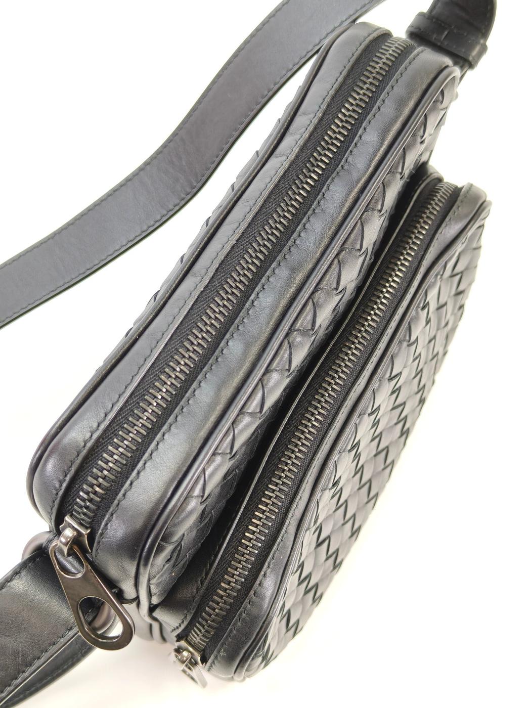 BOTTEGA VENETA ボッテガベネタ イントレチャート ショルダーバッグ ブラック 管理番号：10642