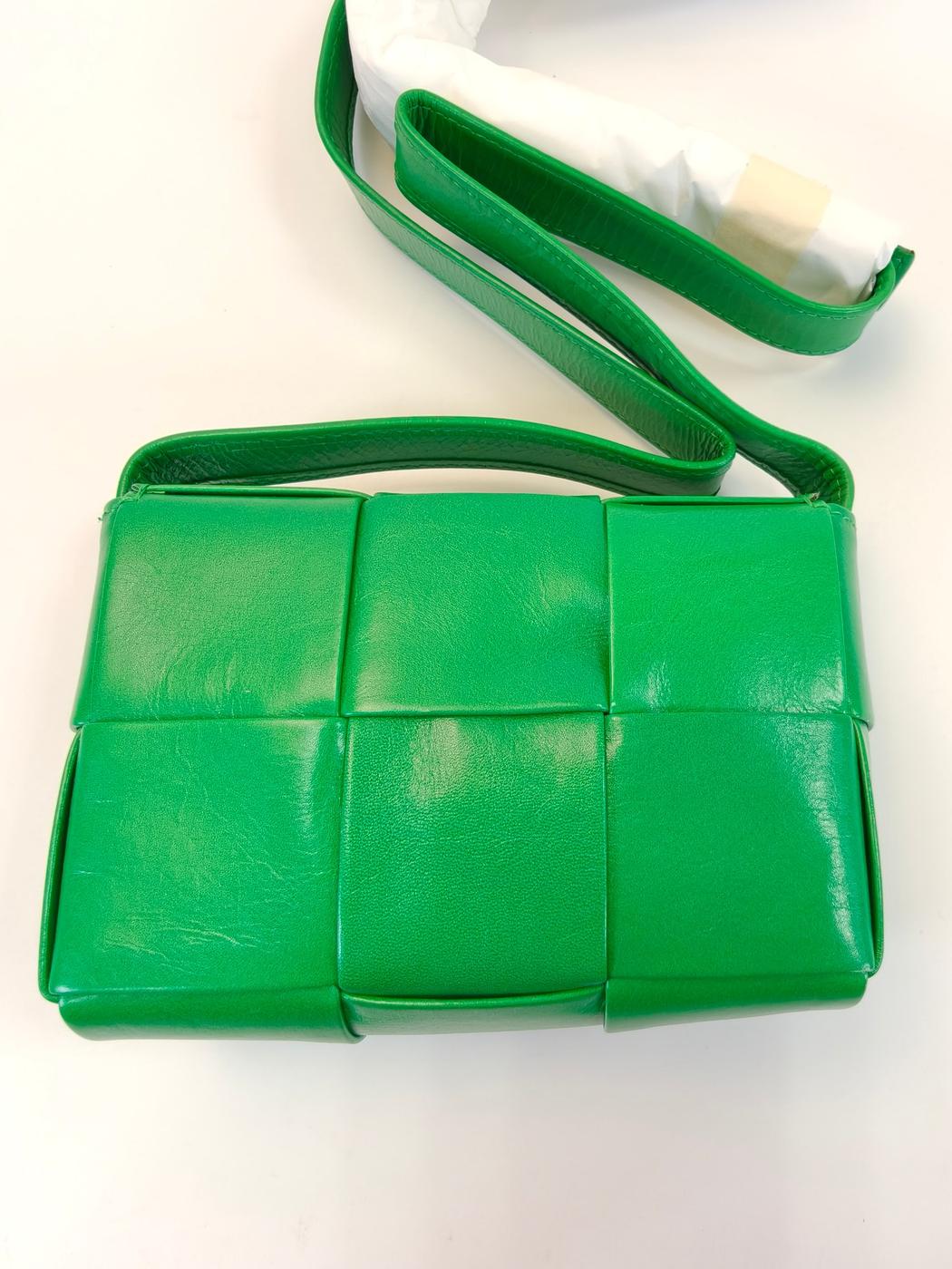 BOTTEGA VENETA 宝缇嘉 大型编织格纹 CANDY CASSETTE 单肩包 绿色 管理编号：10744