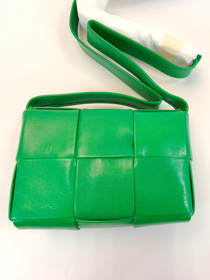BOTTEGA VENETA 宝缇嘉 大型编织格纹 CANDY CASSETTE 单肩包 绿色 管理编号：10744