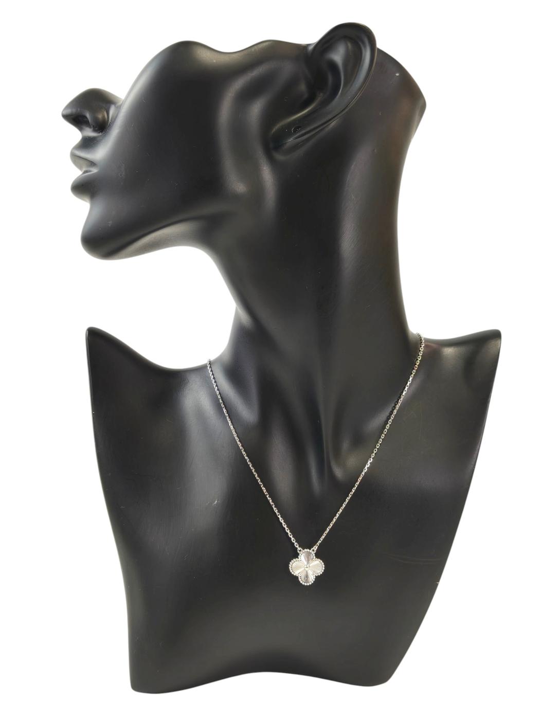 Van Cleef & Arpels Alhambra 玑镂 K18WG 42㎝ 项链 银 管理编号：11874